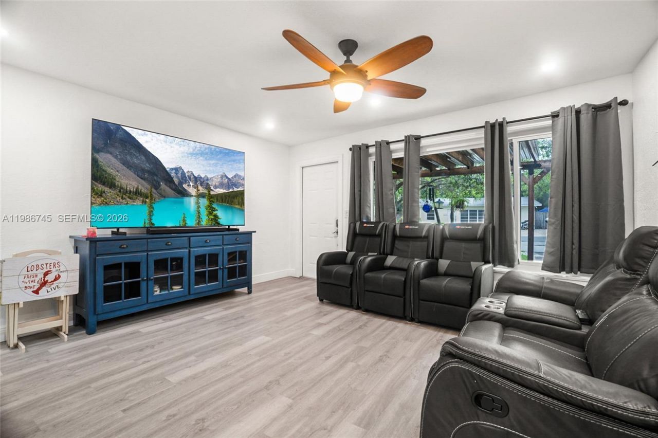 2810 NE 11th Ter , Pompano Beach, FL 33064 Photo