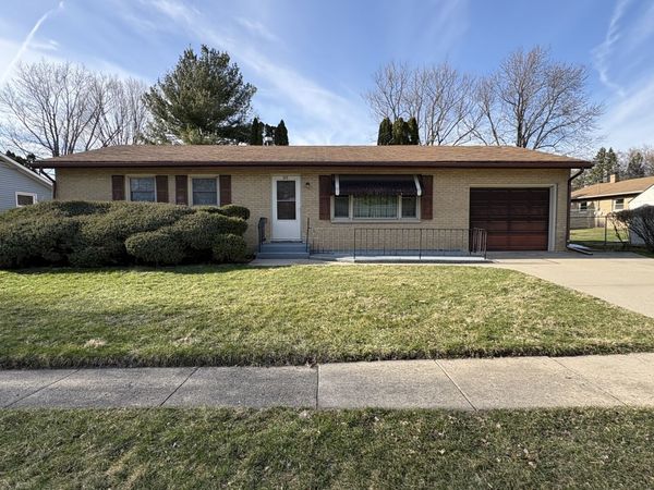 215 Phyllis Avenue , Rochelle, IL 61068