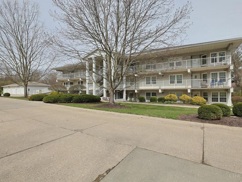 7630 Cheviot Road, Unit 105, Cincinnati, OH 45247 Photo 1