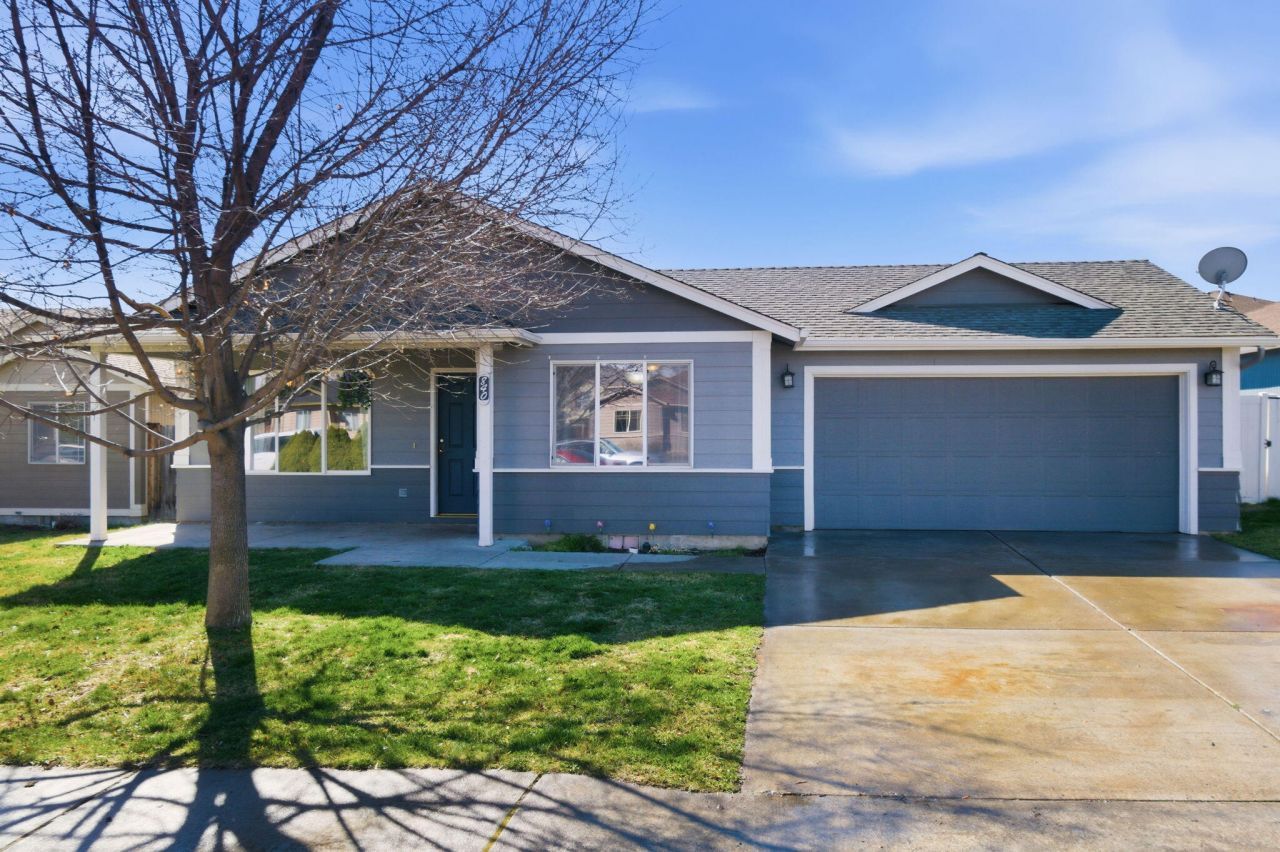 840 NE Quince Avenue, Redmond, OR 97756 Main Photo