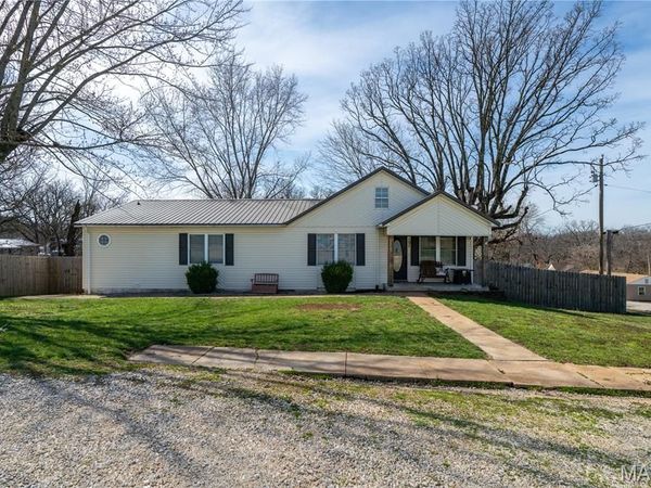 107 Center Street , Crocker, MO 65452