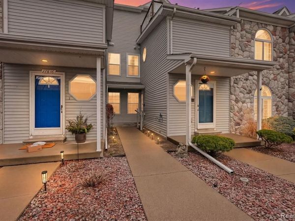 37810 Jefferson Avenue, Harrison Twp, MI 48045