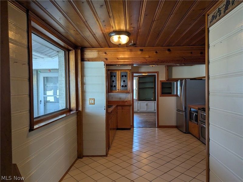 686 Portage Lakes Drive , Akron, OH 44319 Photo 15