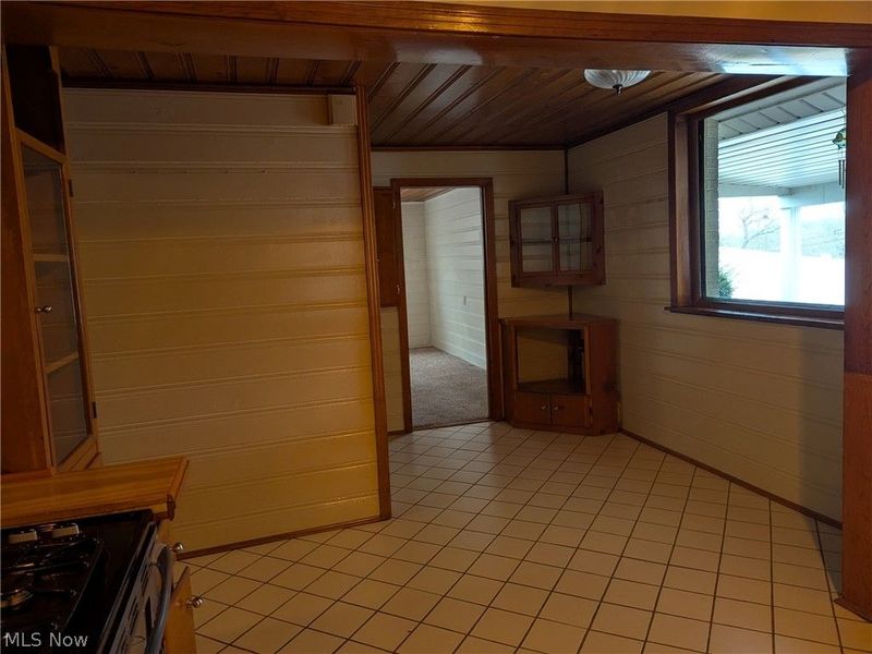 686 Portage Lakes Drive , Akron, OH 44319 Photo 16