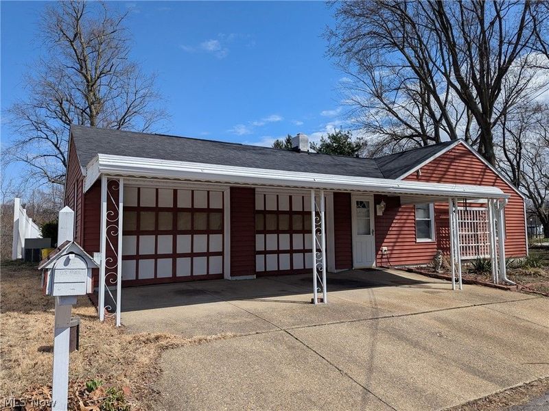 686 Portage Lakes Drive , Akron, OH 44319 Photo 2