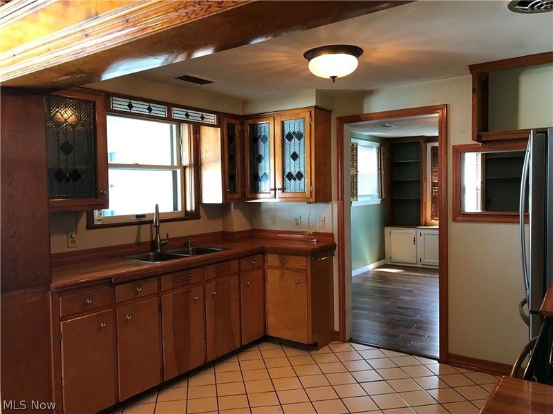 686 Portage Lakes Drive , Akron, OH 44319 Photo 9