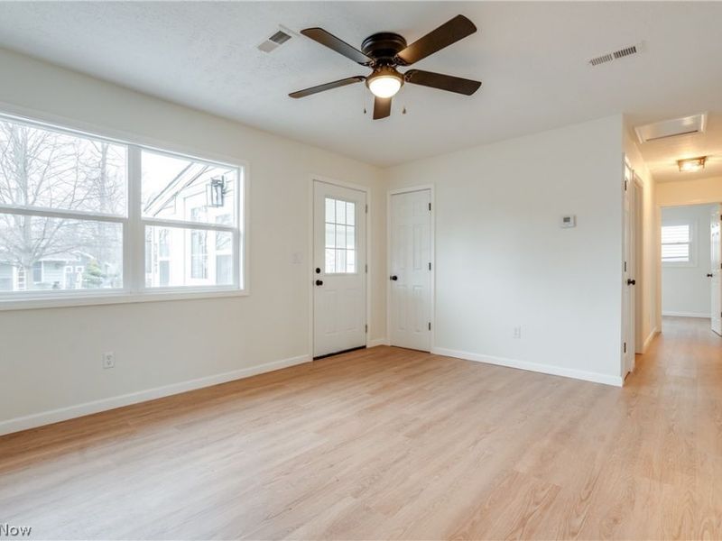 387 Harcourt Road, Vermilion, OH 44089 Photo 13