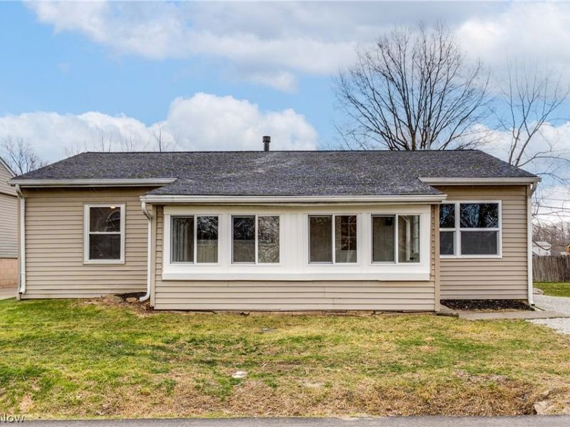 387 Harcourt Road, Vermilion, OH 44089 Photo 2
