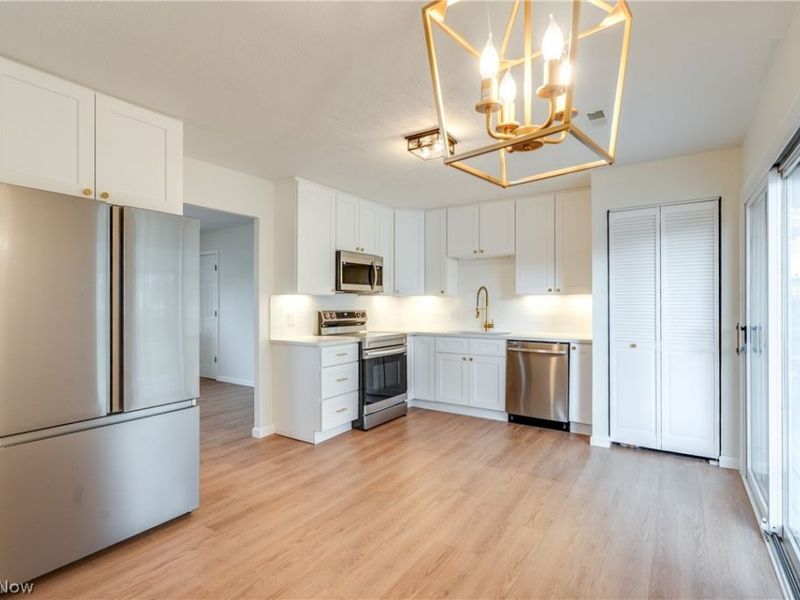 387 Harcourt Road, Vermilion, OH 44089 Photo 3