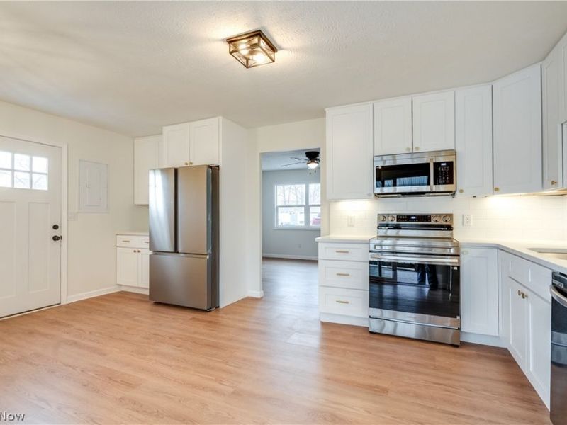 387 Harcourt Road, Vermilion, OH 44089 Photo 4