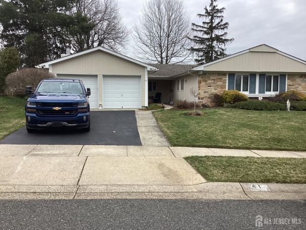 41 Faith Lane, Matawan, NJ 07747