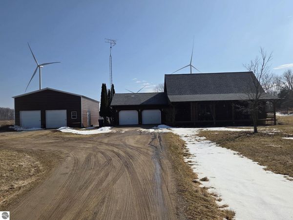 2264 Littlefield Road N, Weidman, MI 48893