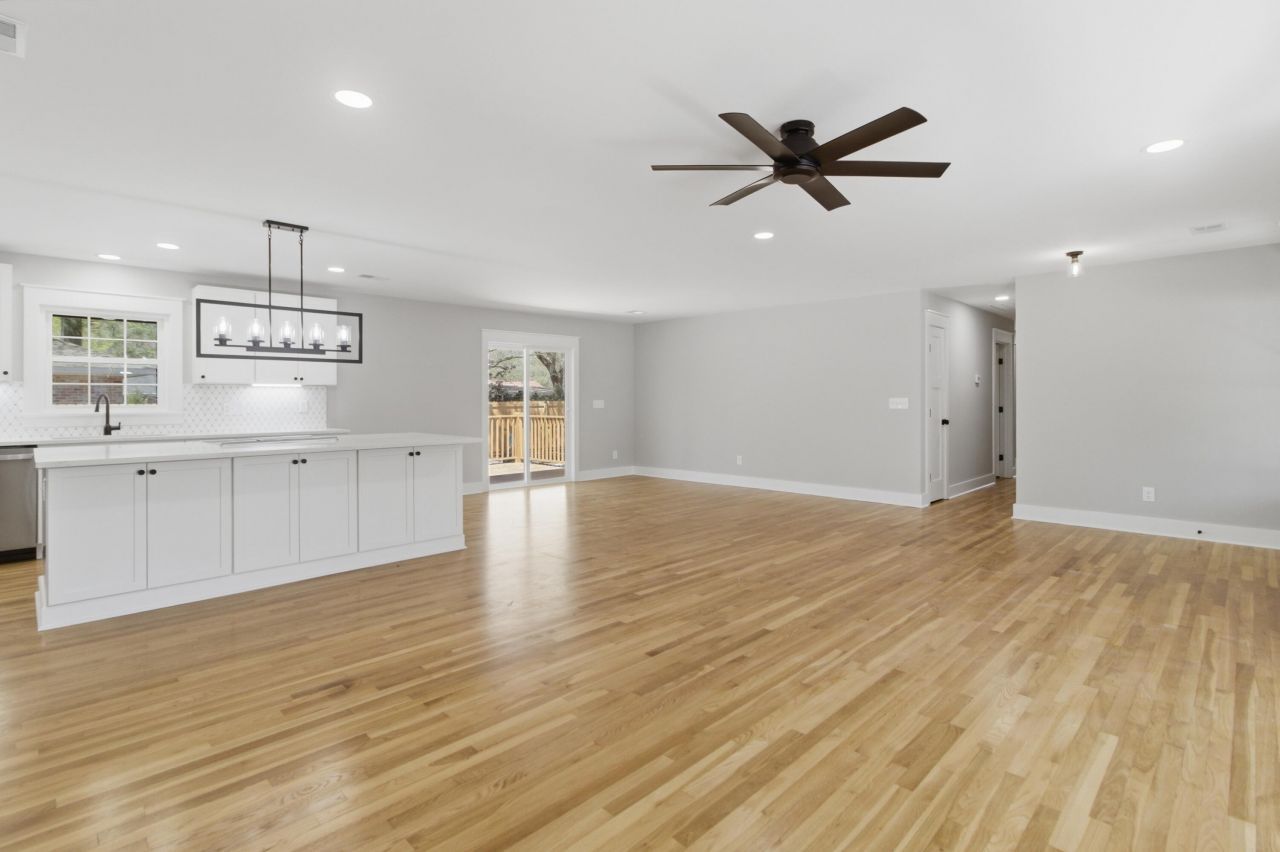 1340 Coleridge Street Photo 10