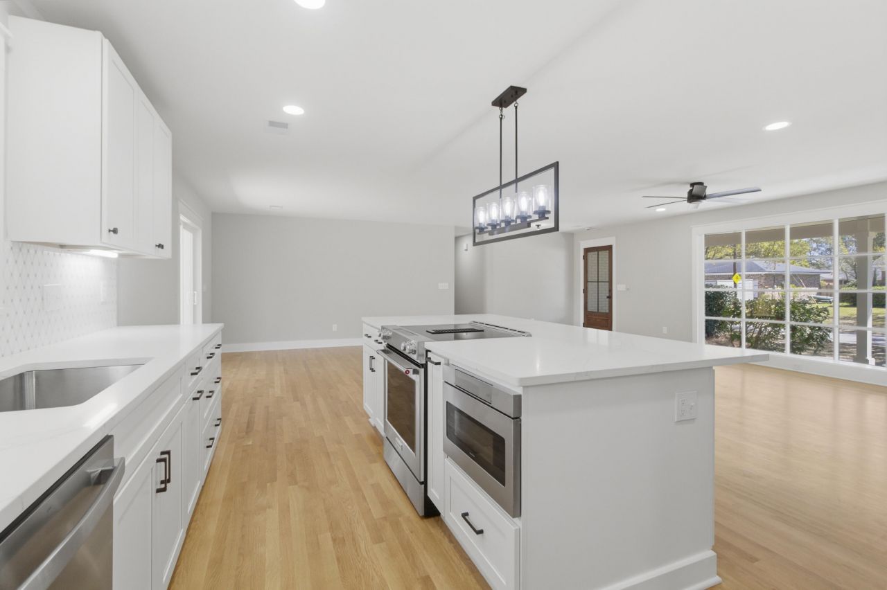 1340 Coleridge Street Photo 18