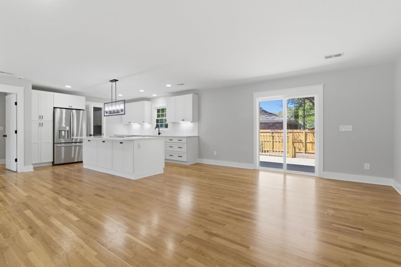 1340 Coleridge Street Photo 20