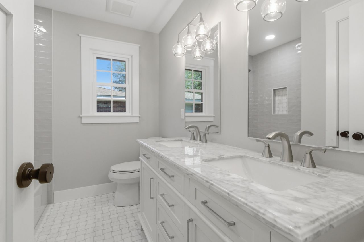 1340 Coleridge Street Photo 32