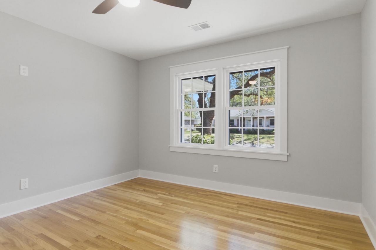 1340 Coleridge Street Photo 36