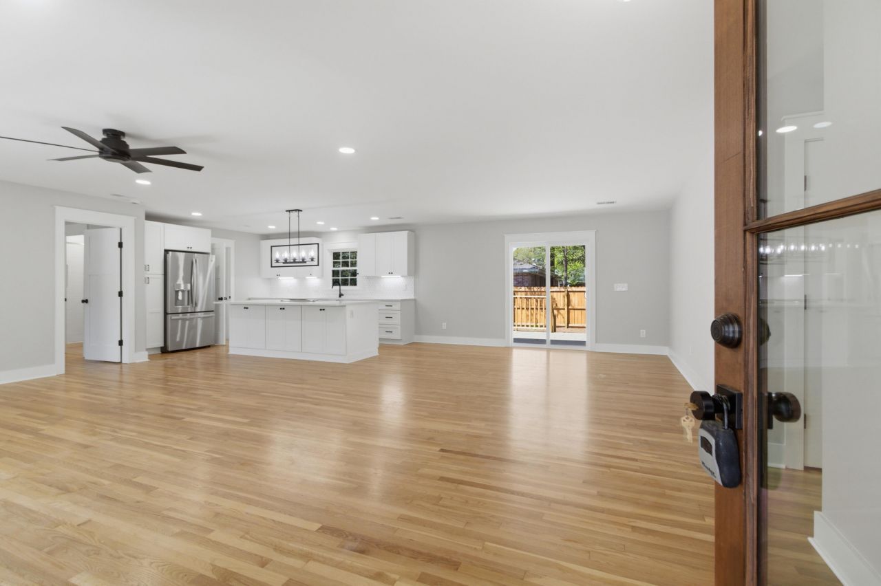 1340 Coleridge Street Photo 4