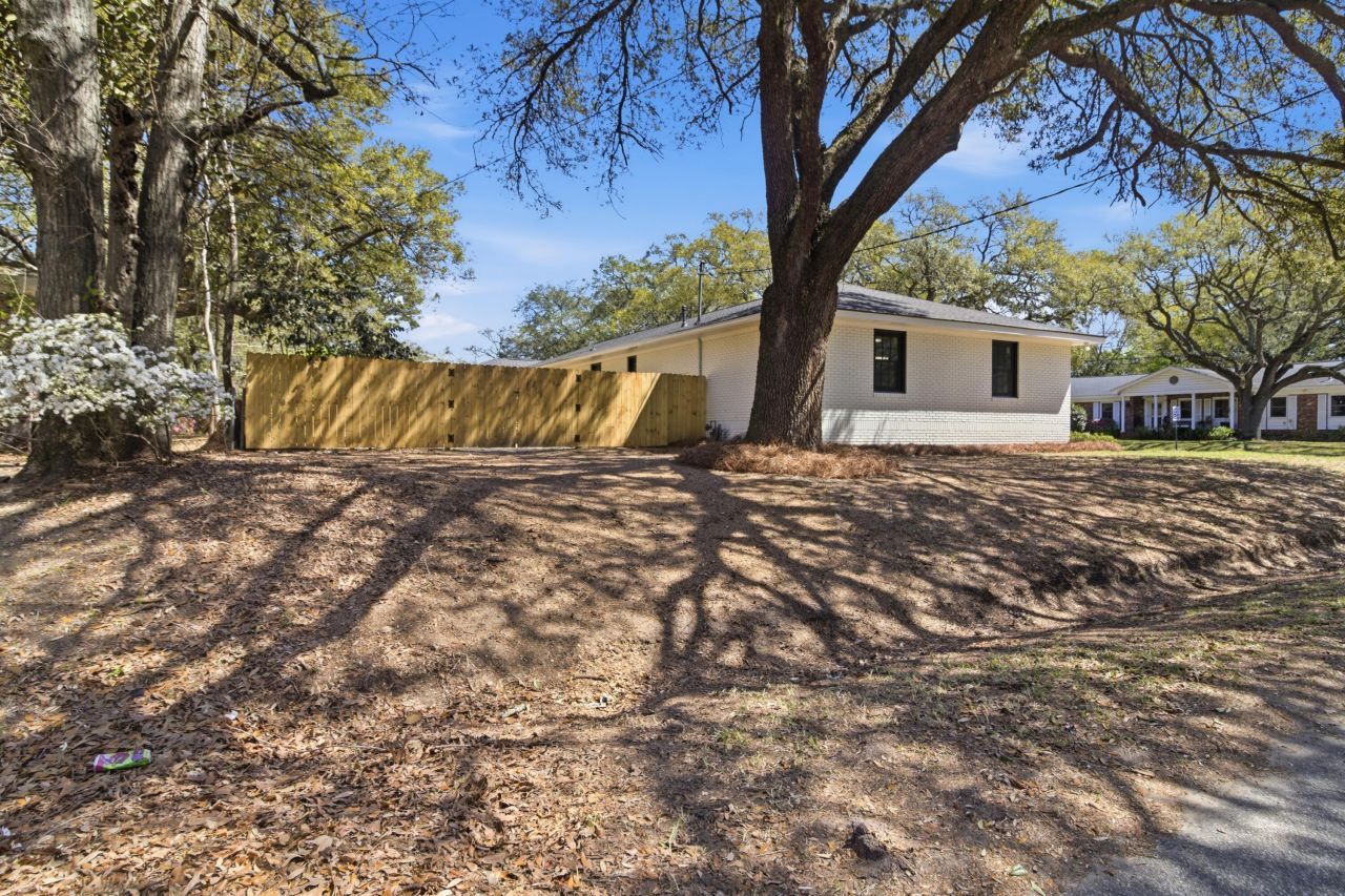 1340 Coleridge Street Photo 42