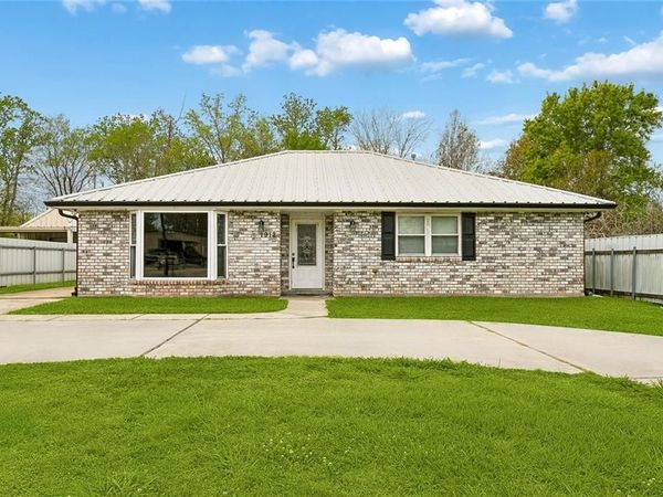 1912 RUSSELL Place, St Bernard, LA 70085