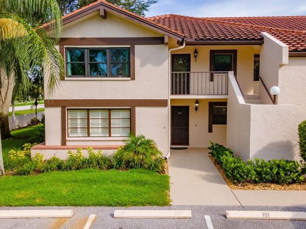 5640 GOLF POINTE DRIVE , Unit 101, SARASOTA, FL 34243