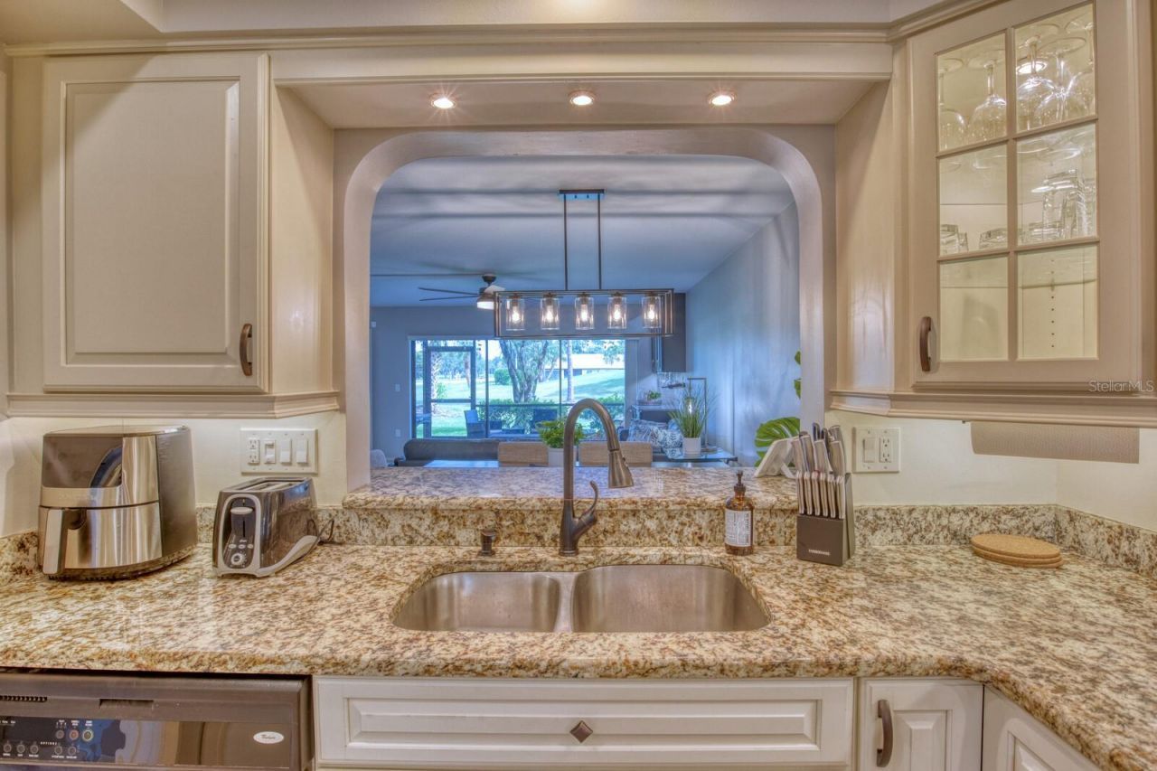 5640 Golf Pointe Drive , Unit 101, Sarasota, FL 34243 Photo