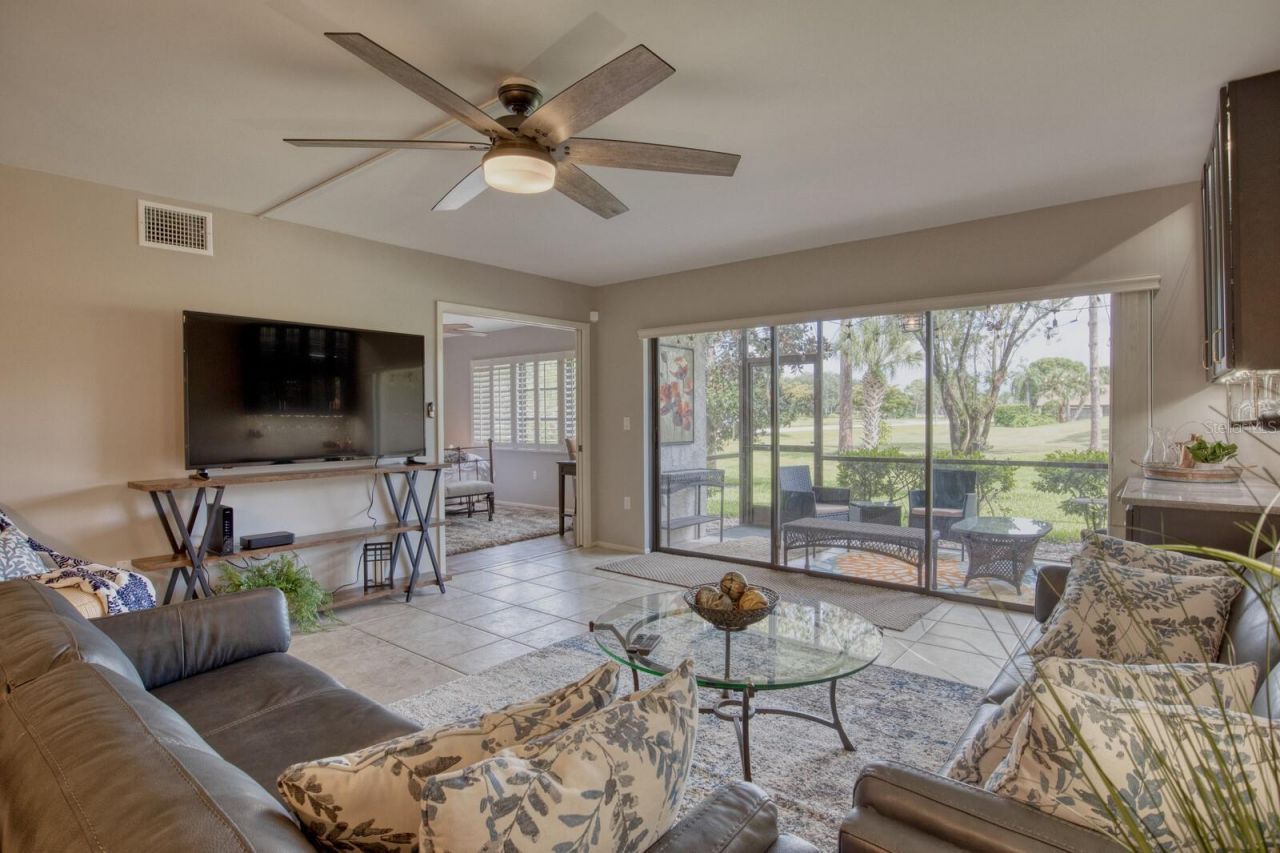 5640 Golf Pointe Drive , Unit 101, Sarasota, FL 34243 Photo