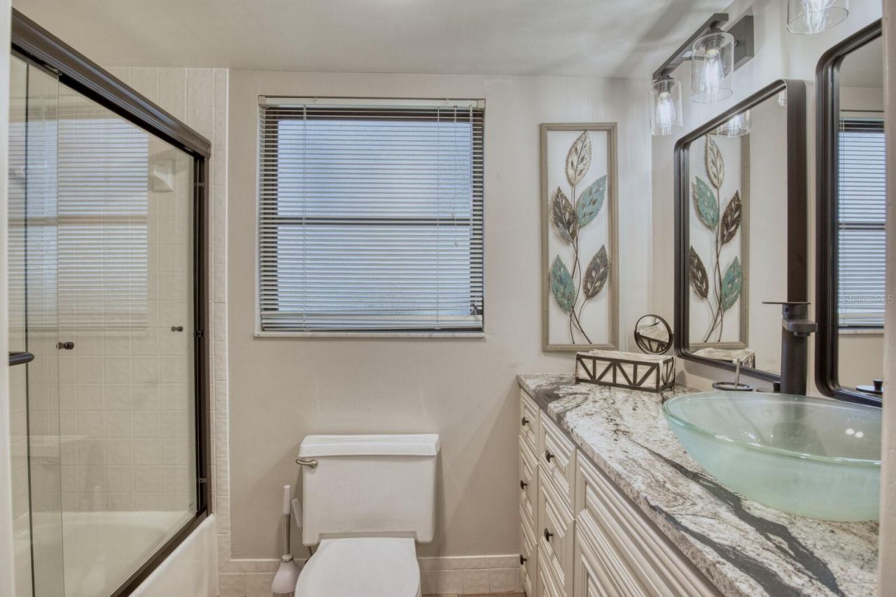 5640 Golf Pointe Drive , Unit 101, Sarasota, FL 34243 Photo