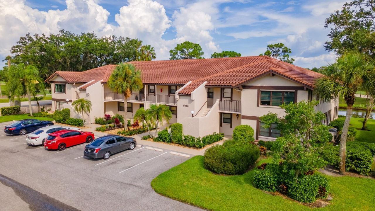 5640 Golf Pointe Drive , Unit 101, Sarasota, FL 34243 Photo