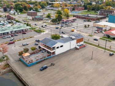 6 Lake Shore Drive W, Dunkirk, NY 14048