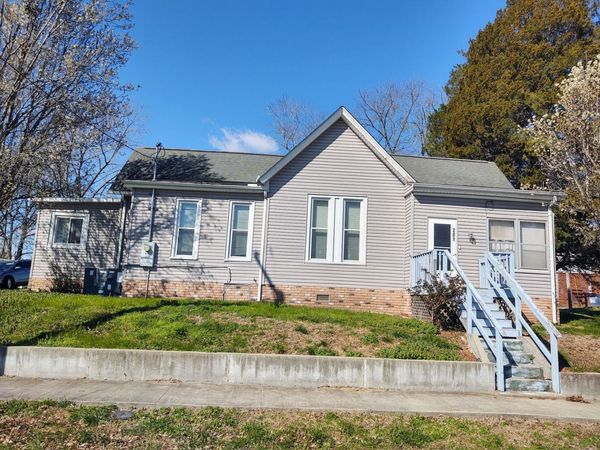 201 South 4th Street , Vienna, IL 62995