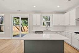 220 Creek Pointe Dr Drive photo 4