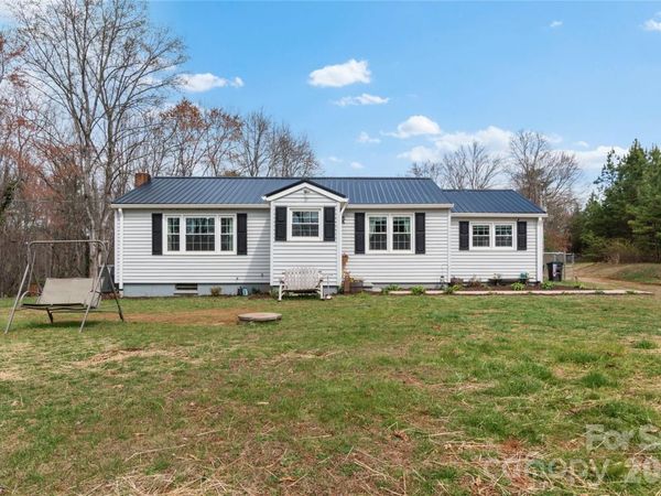 379 Pat Nixon Road, State Road, NC 28676