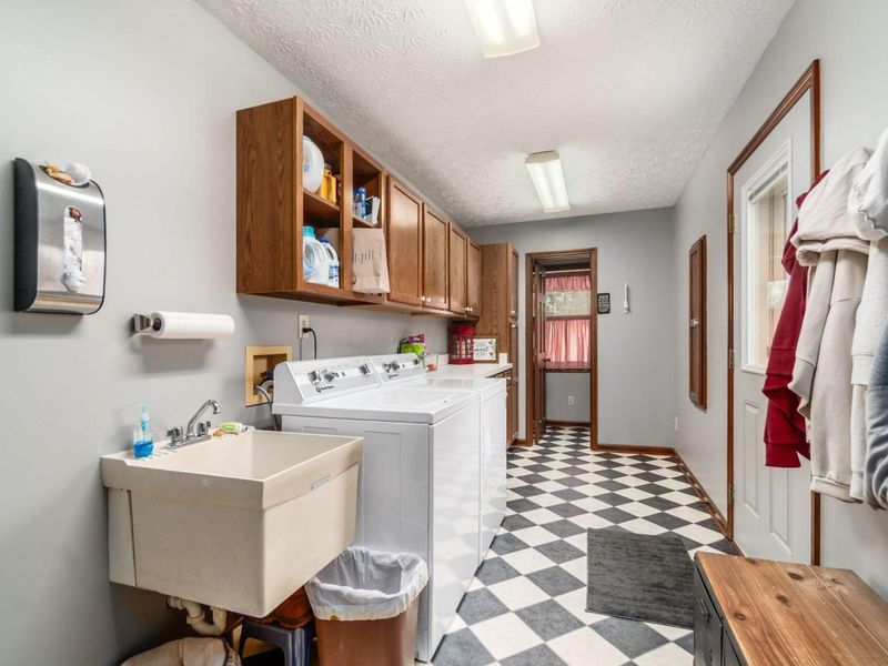 7576 Lee Road, Westerville, OH 43081 Photo 12