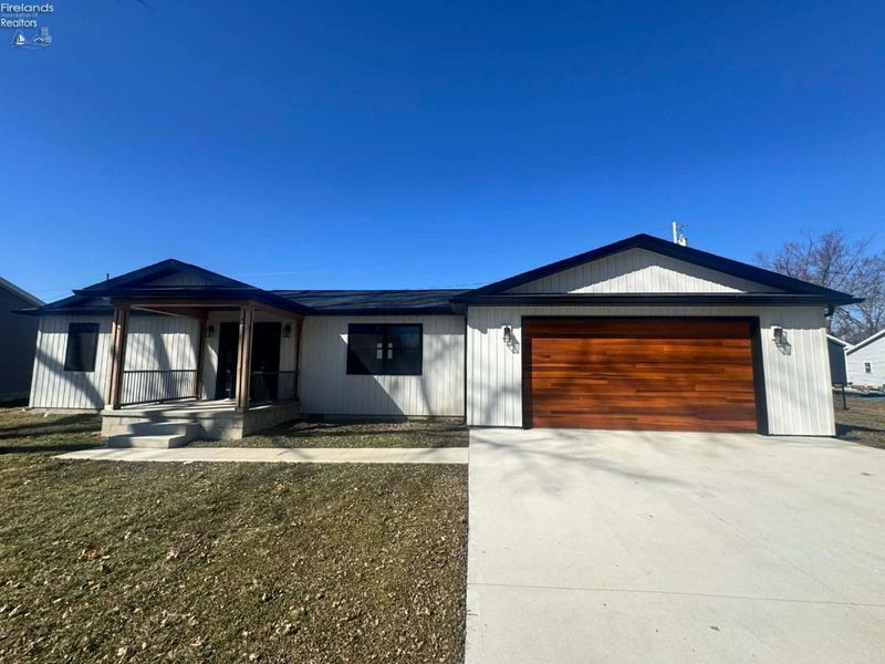 111 Tuscarawas Trail, Sandusky, OH 44870 Photo 1