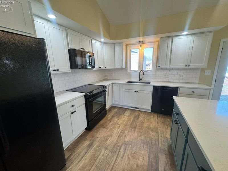 111 Tuscarawas Trail, Sandusky, OH 44870 Photo 12