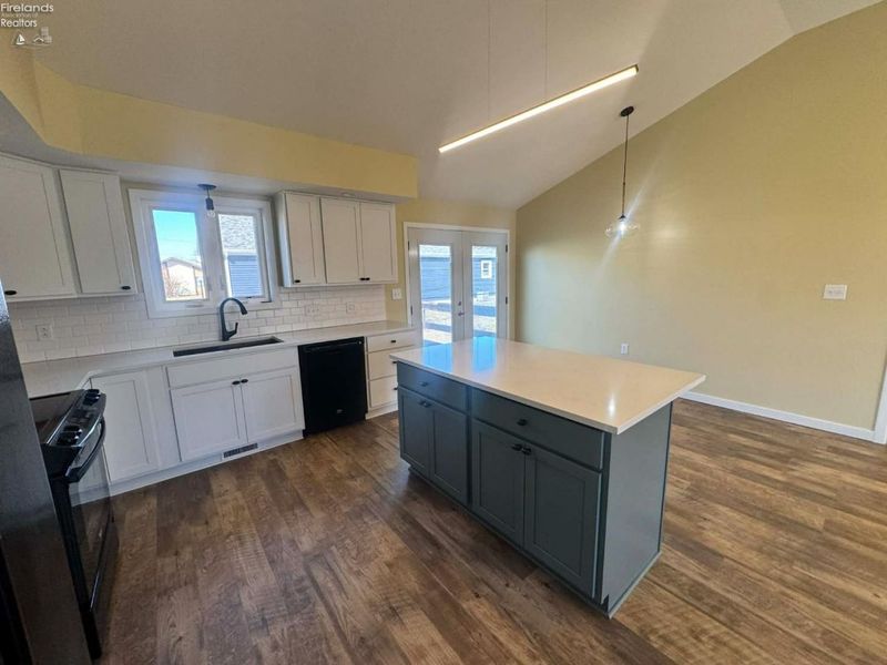 111 Tuscarawas Trail, Sandusky, OH 44870 Photo 13