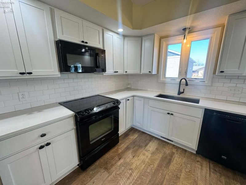 111 Tuscarawas Trail, Sandusky, OH 44870 Photo 14