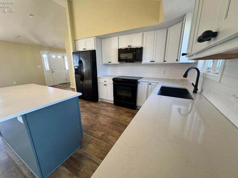 111 Tuscarawas Trail, Sandusky, OH 44870 Photo 17