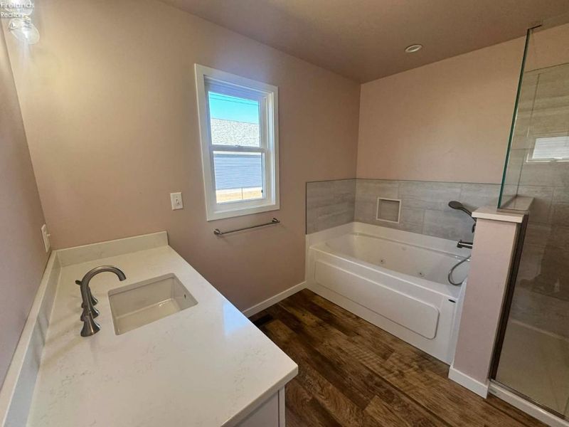 111 Tuscarawas Trail, Sandusky, OH 44870 Photo 24