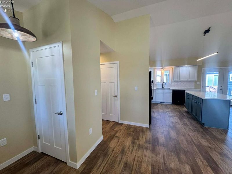 111 Tuscarawas Trail, Sandusky, OH 44870 Photo 3