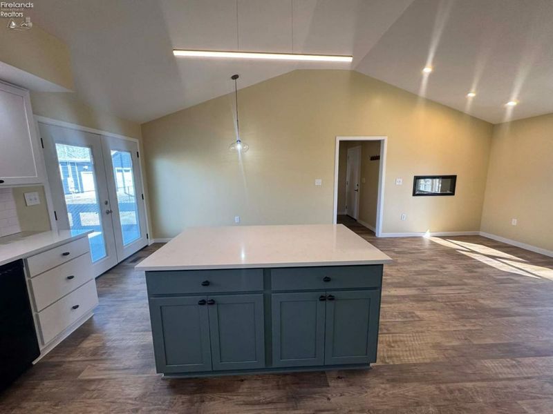 111 Tuscarawas Trail, Sandusky, OH 44870 Photo 9