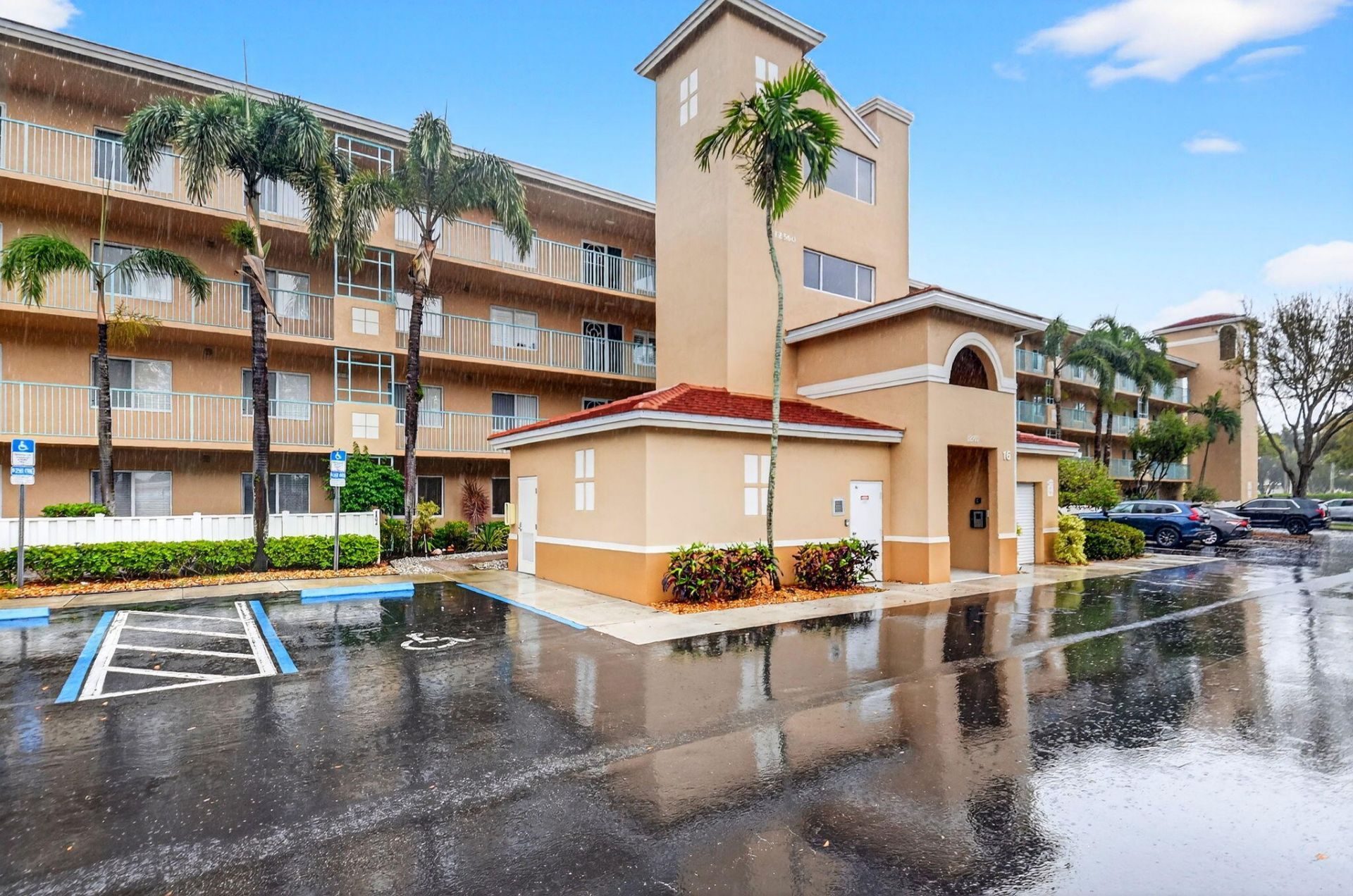 12560 Majesty Circle, Unit 104, Boynton Beach, FL 33437 Photo