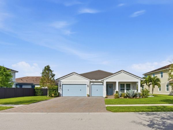 1011 Sweetgrass Street, Loxahatchee, FL 33470