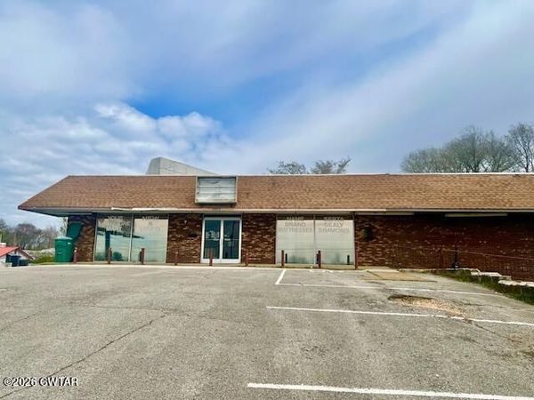 2053 Hollywood Drive , Jackson, TN 38305