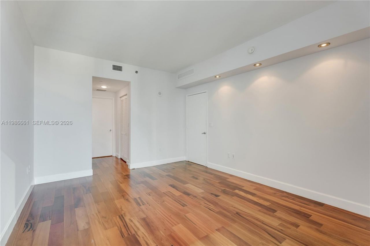 951 Brickell Ave , Unit 3607, Miami, FL 33131 Photo