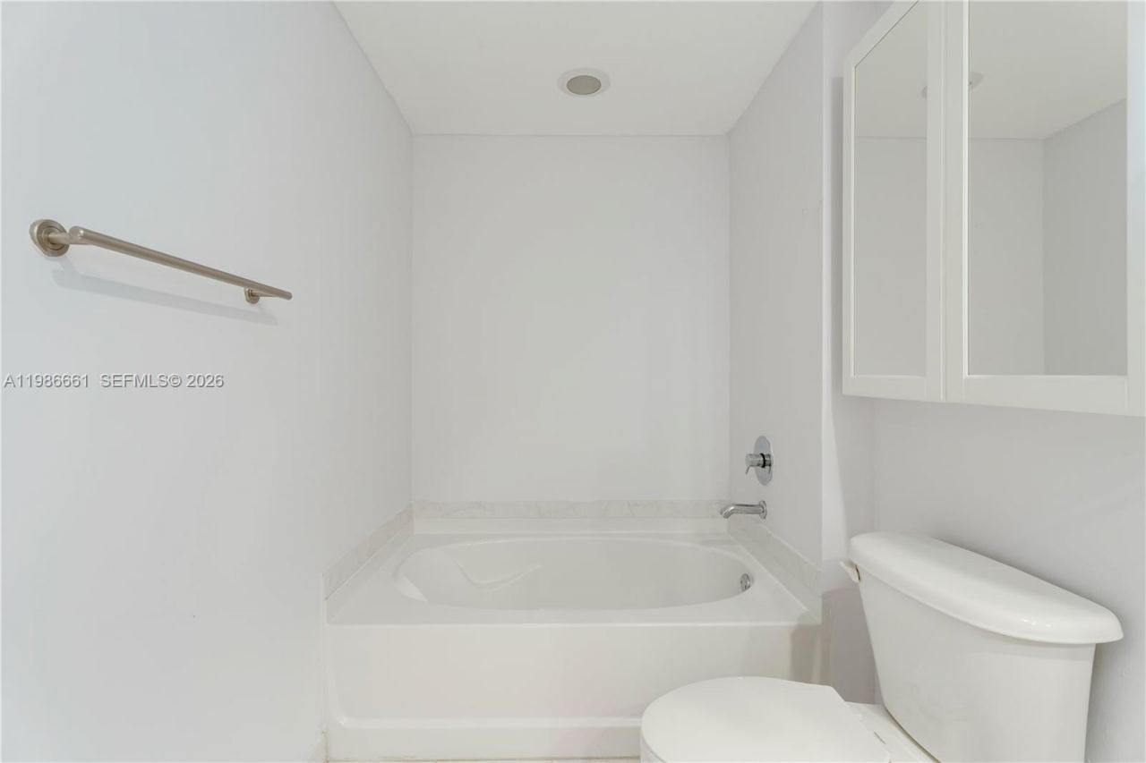 951 Brickell Ave , Unit 3607, Miami, FL 33131 Photo