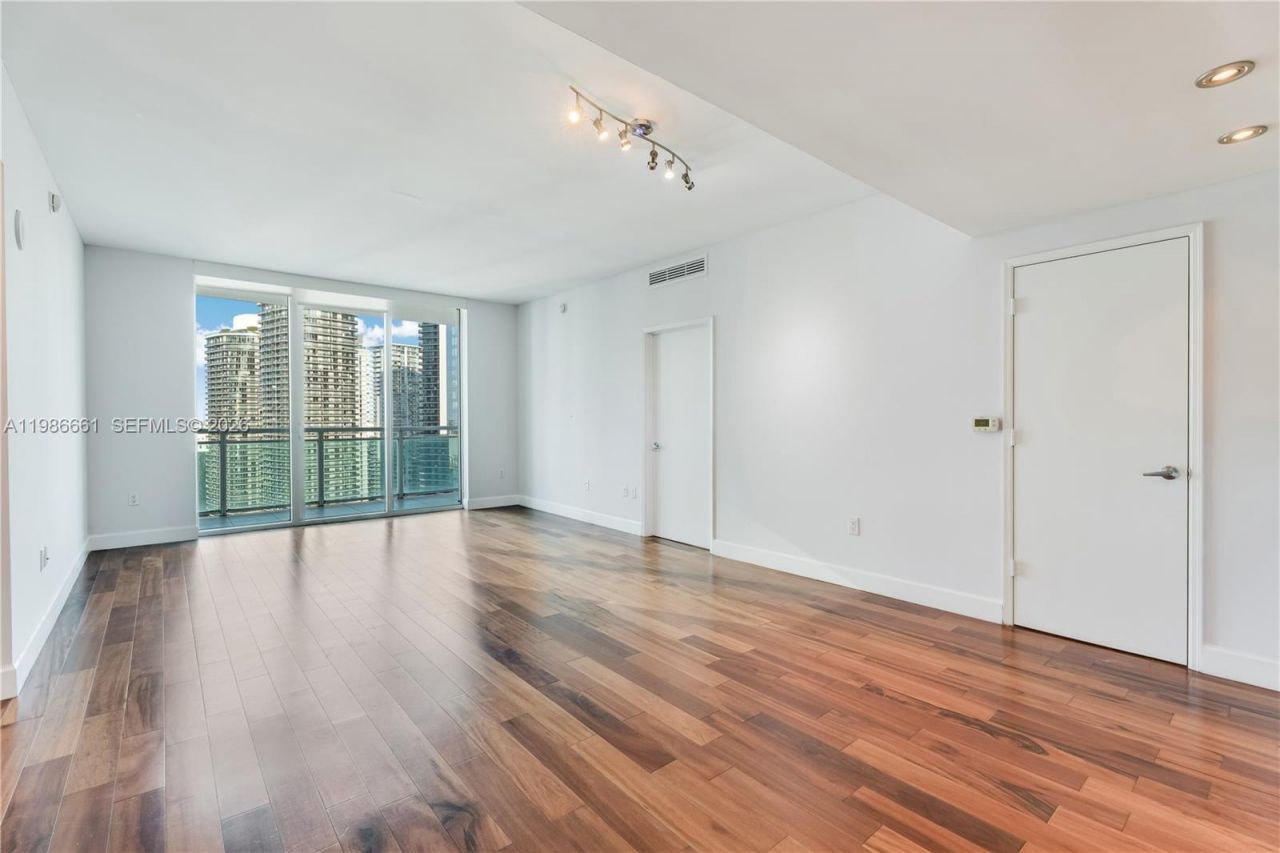 951 Brickell Ave , Unit 3607, Miami, FL 33131 Photo