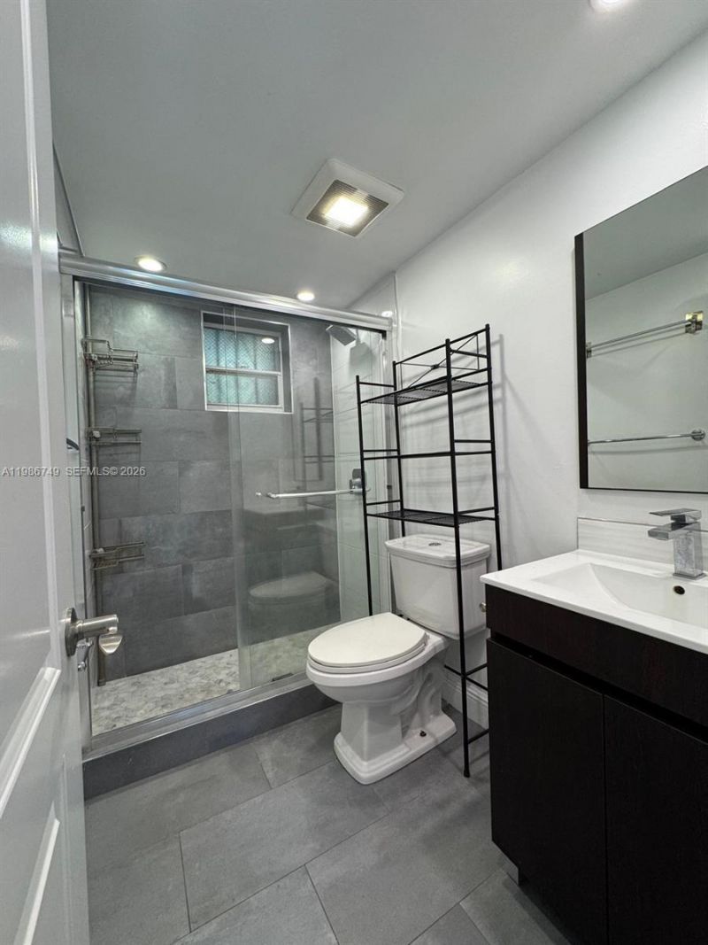 1051 SW 1st St , Unit 212, Miami, FL 33130 Photo