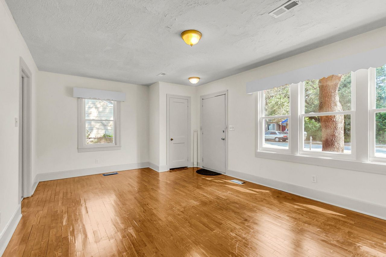 5533 Read Street Photo 4